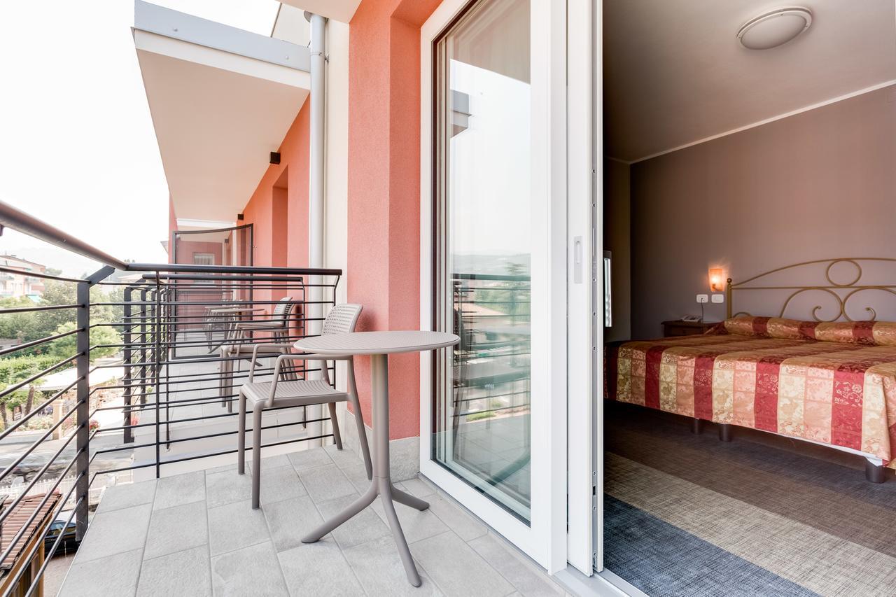 Hotel Europa Garda  Exterior photo